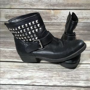 Steve Madden Outtlaww Black Shortie Boots 8